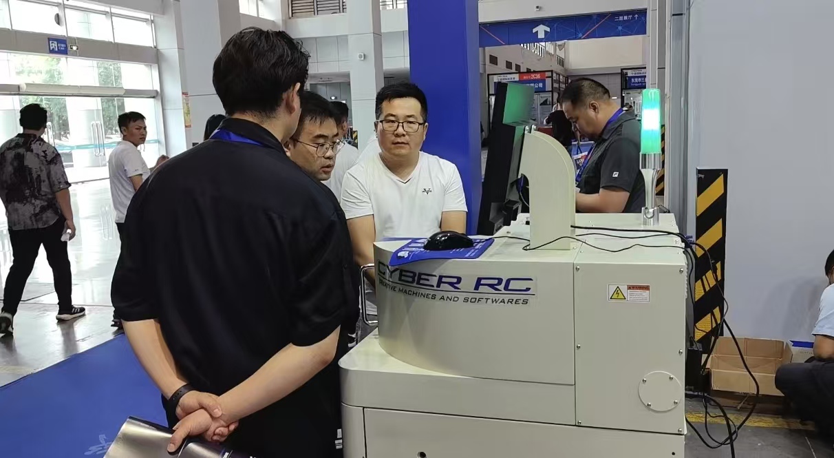 進(jìn)口磨刀機展會現(xiàn)場